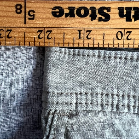 Weatherproof shorts, zip pocket, belt loops, birch (khaki) Size 42 runs big VGUC - Picture 8 of 13